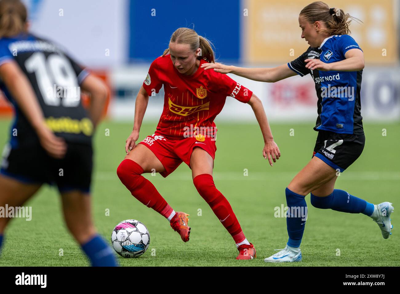 Ашық порно түсіру Жалаңаш күміс труси