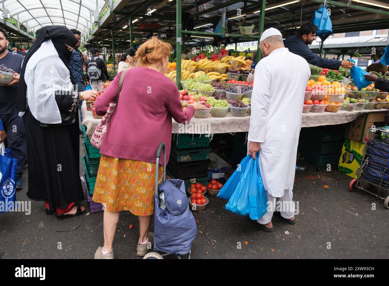 Birmingham indoor rag market hi-res stock photography and images - Alamy