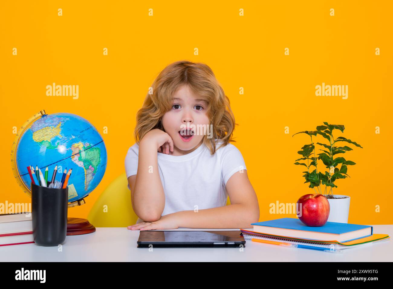 Learning languages tablet hi-res stock photography and images - Alamy