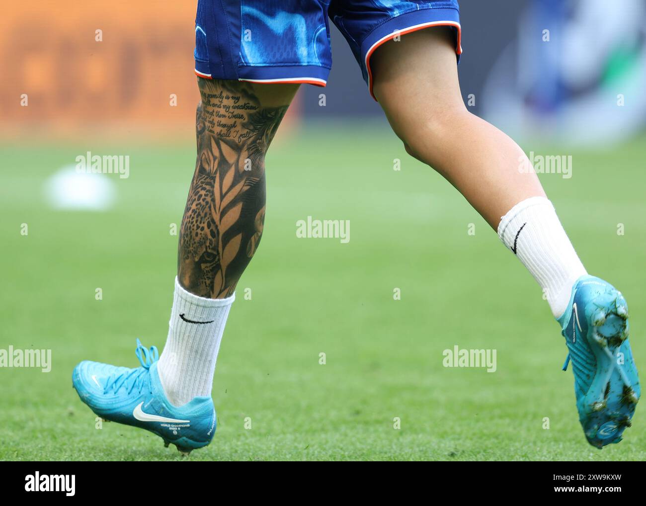 Tattoos on leg hi-res stock photography and images - Page 2 - Alamy, image size:1300x1018