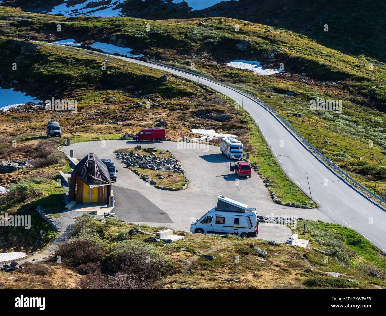 Mountain crossing Sognefjellsvegen, mountain pass over the Sognefjellet, touristic road, rest area Nedre Oscarshaug viewpoint, Norway Stock Photo