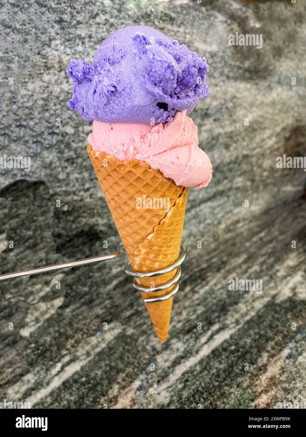 Erdbeer eis hi-res stock photography and images - Alamy