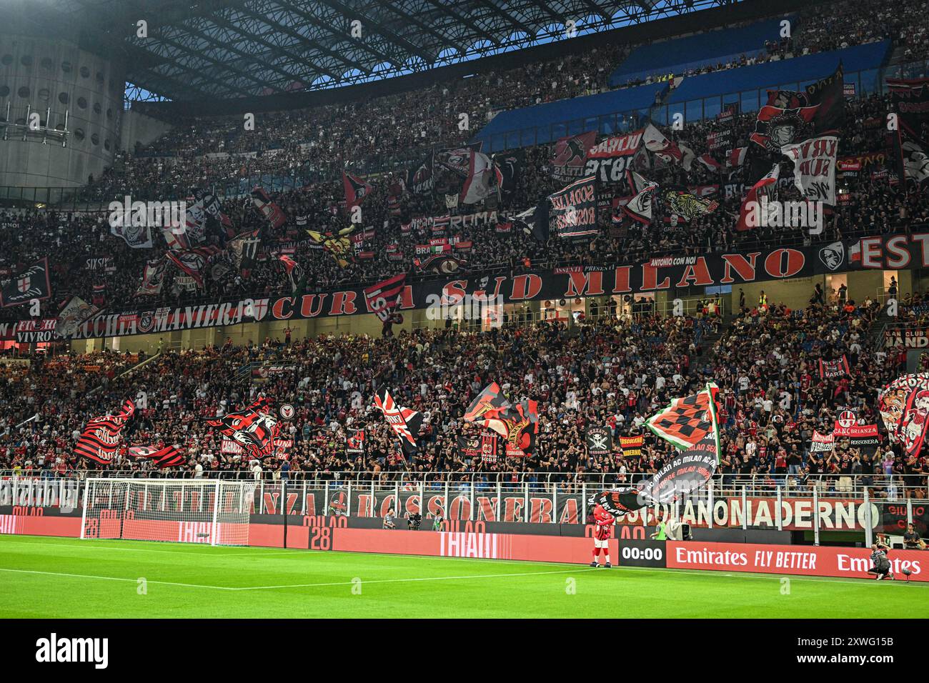 A view of Curva sud of San Siro Stadium Ac Milan supporters during AC Milan  vs Torino FC, Italian soccer Serie A match in Milan, Italy, August 17 2024  Stock Photo - Alamy, image size:1300x956