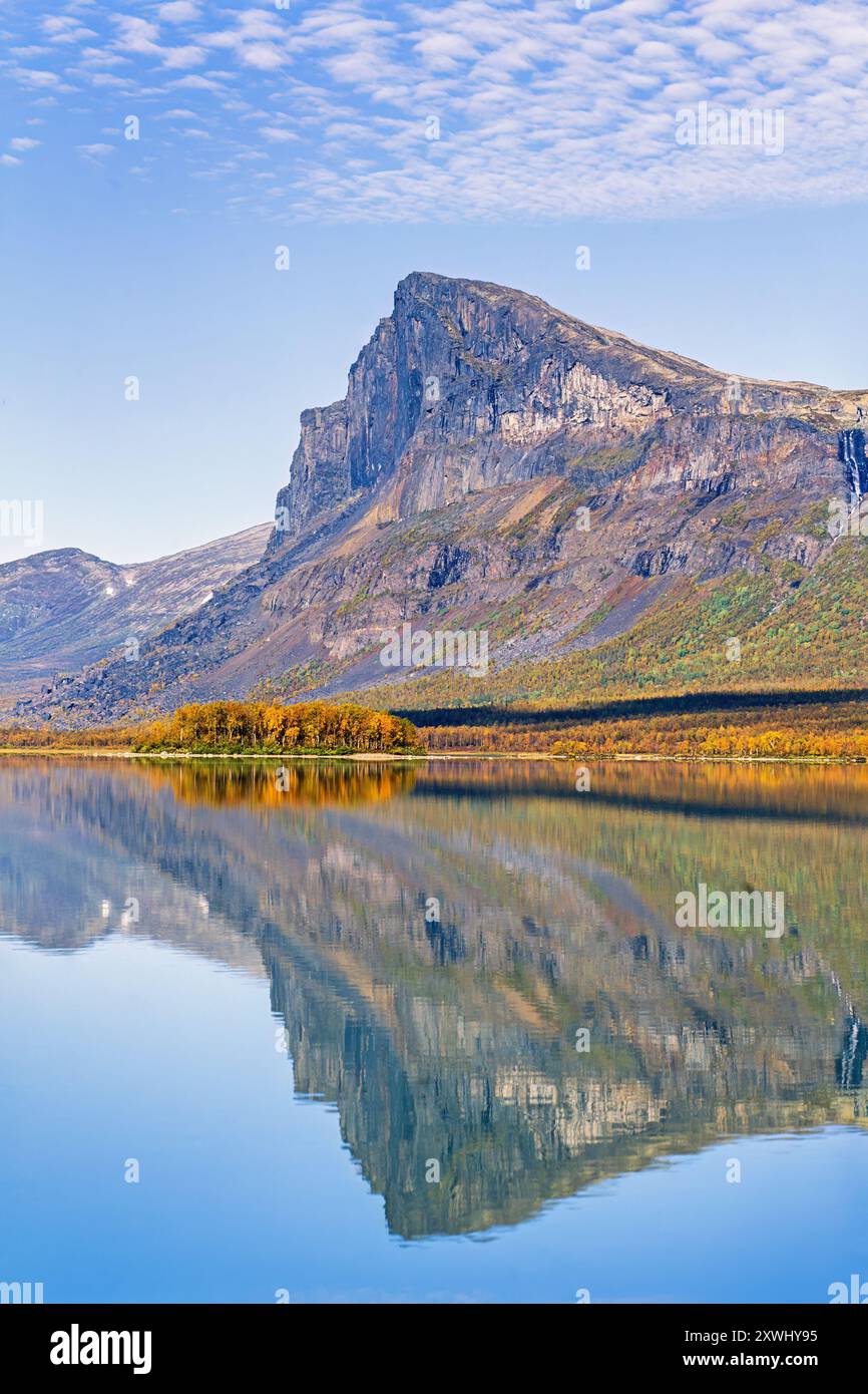 skierfe-mountain-peak-in-rapa-valley-at-sareks-national-park-in-the