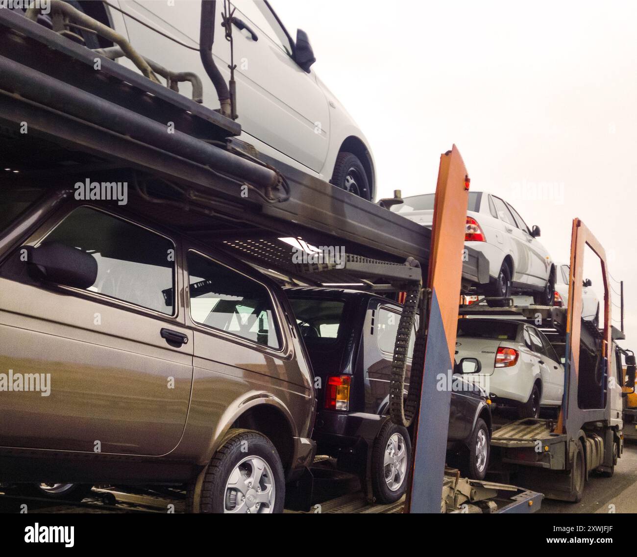 Auto rack cars hi-res stock photography and images - Alamy