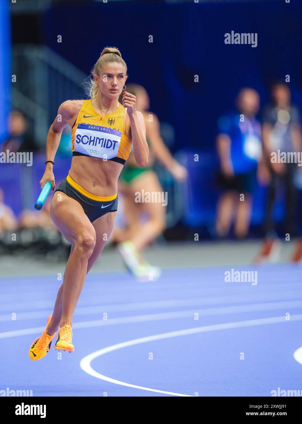 alica-schmidt-participating-in-the-4x400-meters-relay-at-the-paris-2024