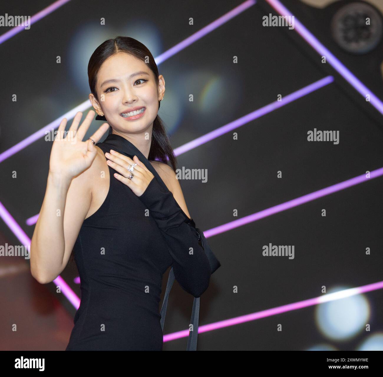 BLACKPINK's Jennie becomes the first K-pop soloist to be