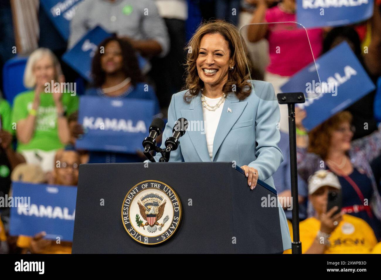 kamala harris mother