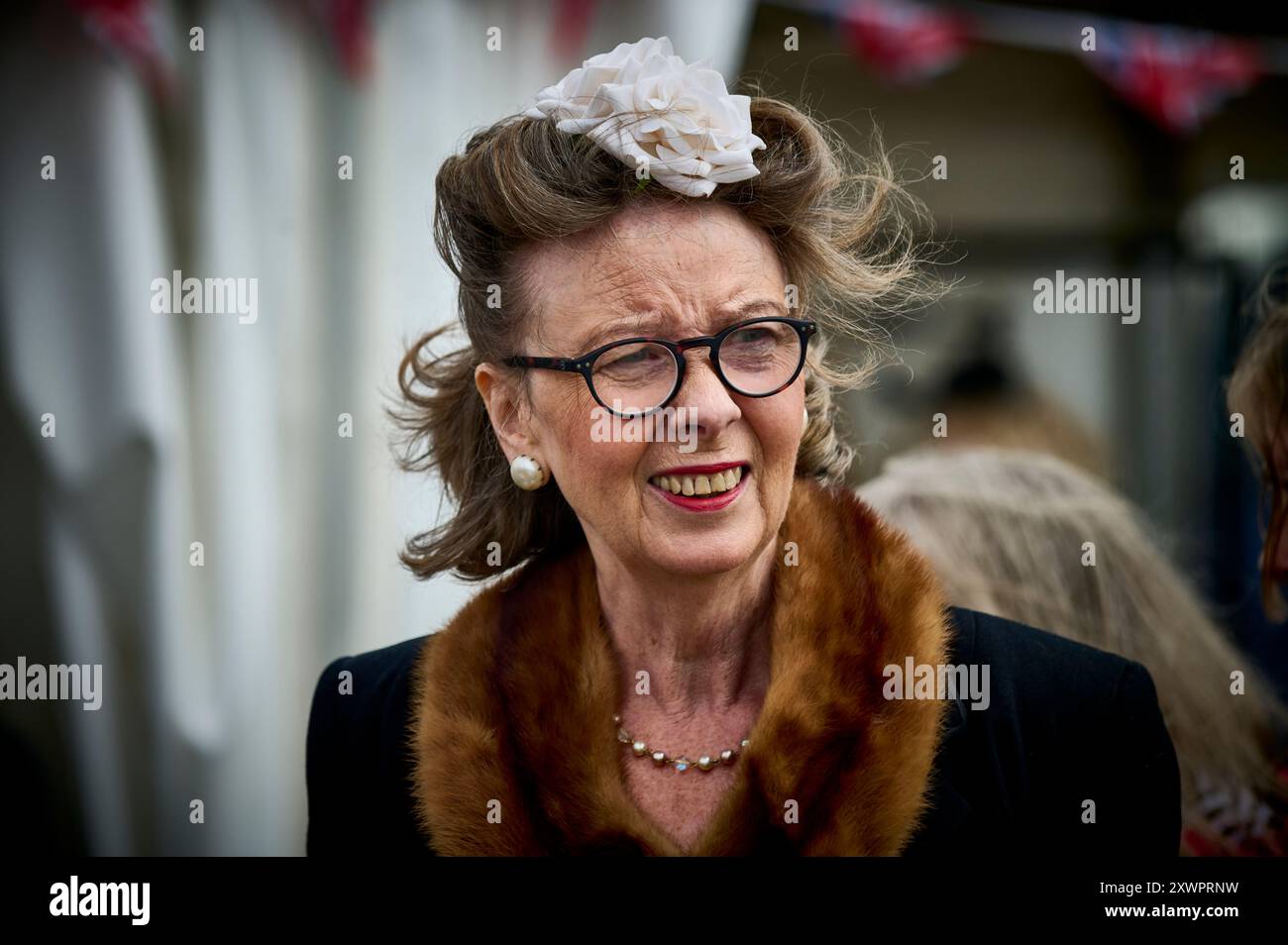 1940s two women wartime hi-res stock photography and images - Alamy
