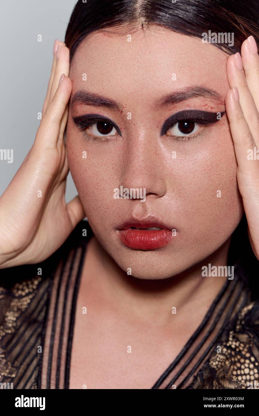 Close up eyes asian woman hi-res stock photography and images - Alamy