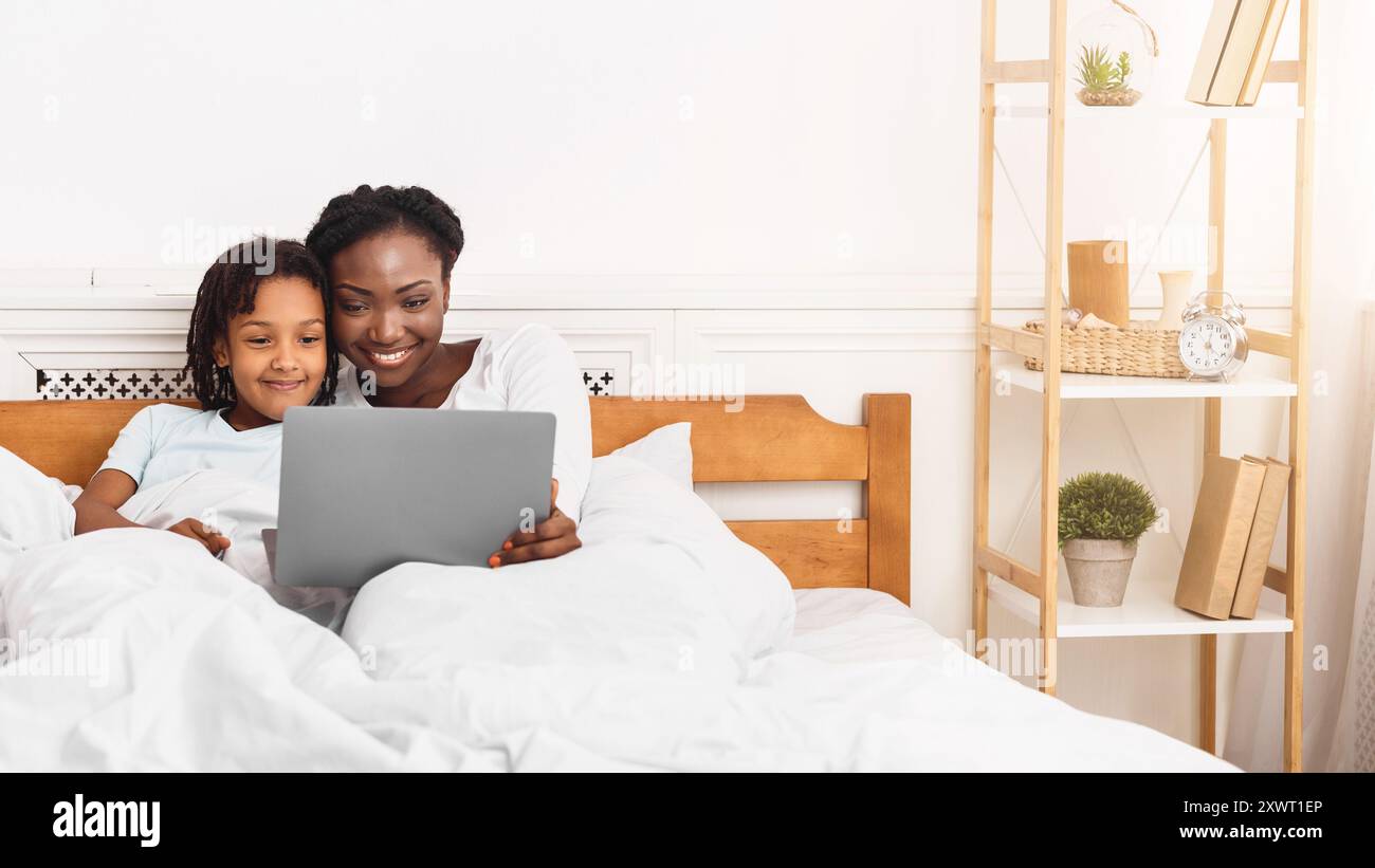 African american girl cartoon hi-res stock photography and images - Alamy