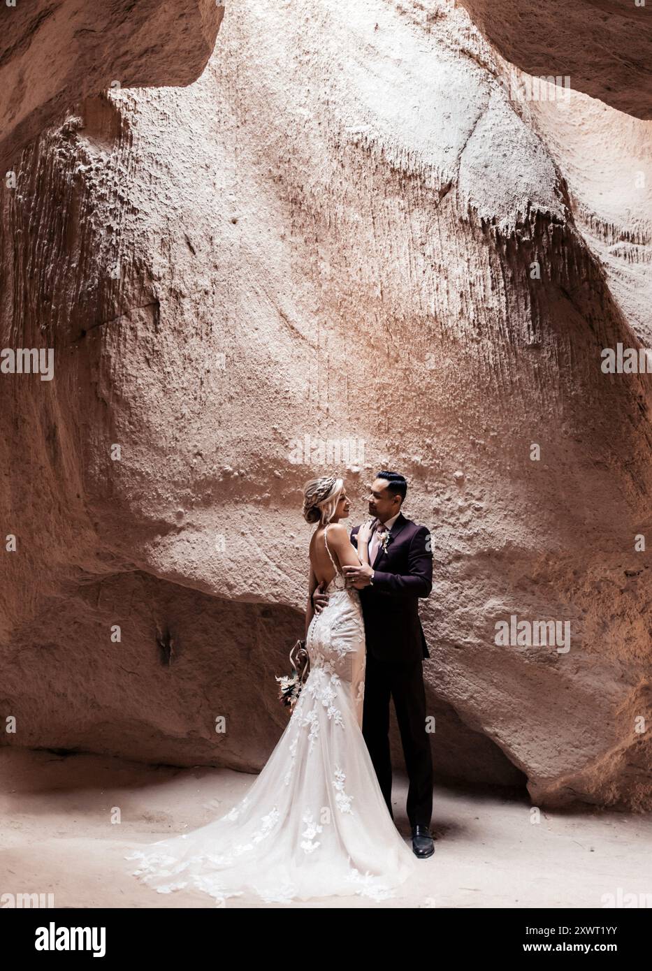 Weddings and events hi-res stock photography and images - Page 4 - Alamy, image size:933x1390