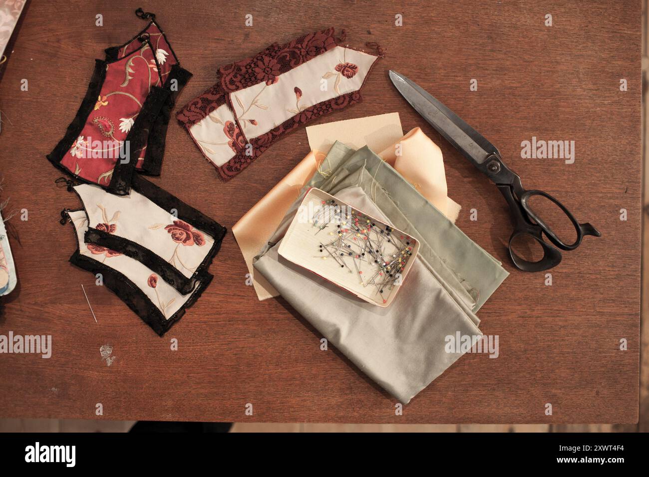 Sewing tools including fabric hi-res stock photography and images - Alamy