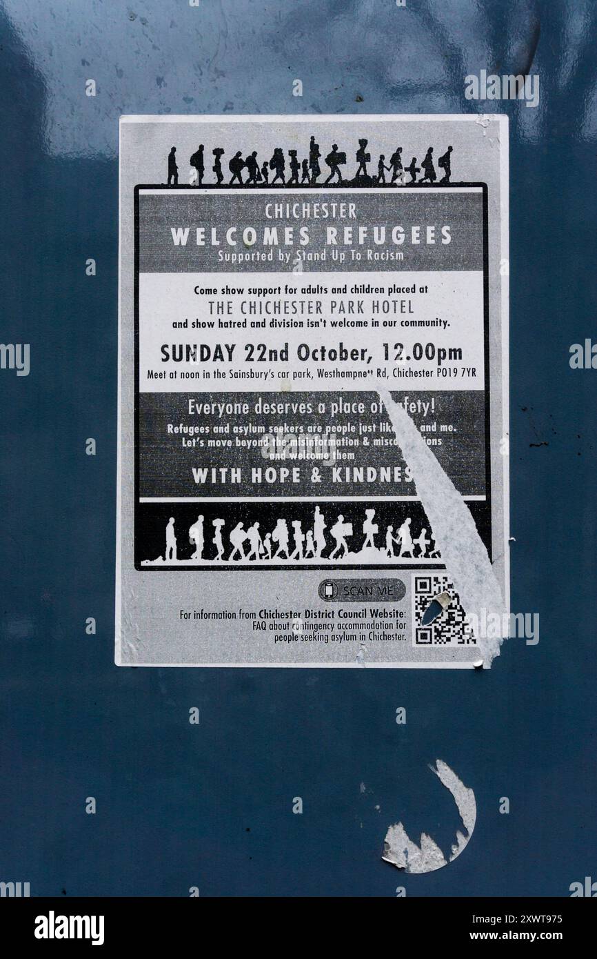 Chichester Welcomes Refugees notice in Chichester, West Sussex. Stock Photo