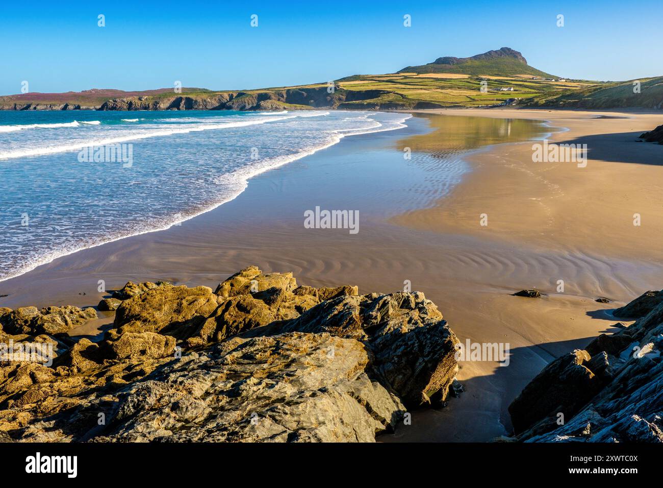 whitesands-beach-near-st-davids-on-the-pembrokeshire-coast-in-west