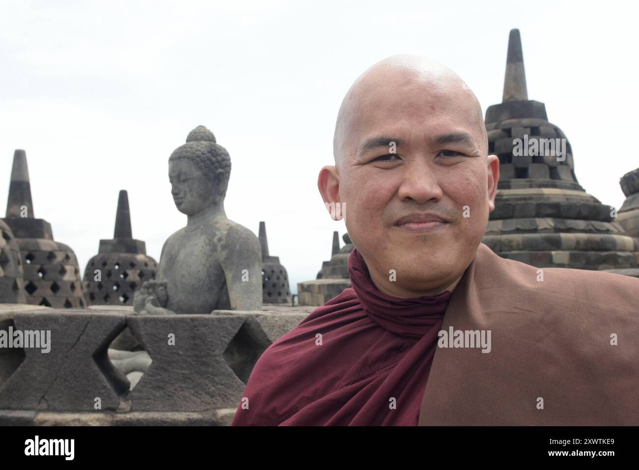 Light on stupas hi-res stock photography and images - Alamy