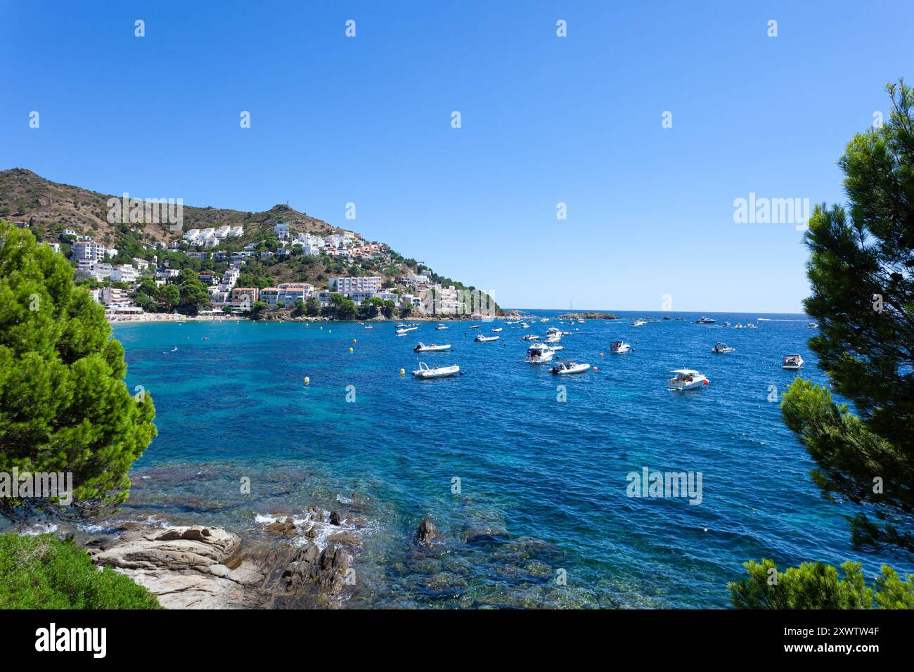 The beautiful Canyelles Petites beach (Platja Canyelles Petites), located near the town of Roses, on the Costa Brava in Catalonia, Spain. Stock Photo