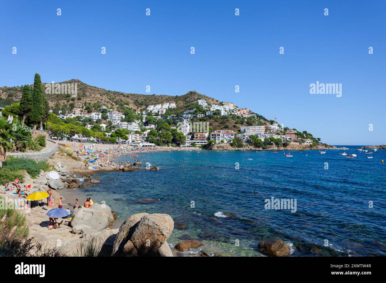 The beautiful Canyelles Petites beach (Platja Canyelles Petites), located near the town of Roses, on the Costa Brava in Catalonia, Spain. Stock Photo