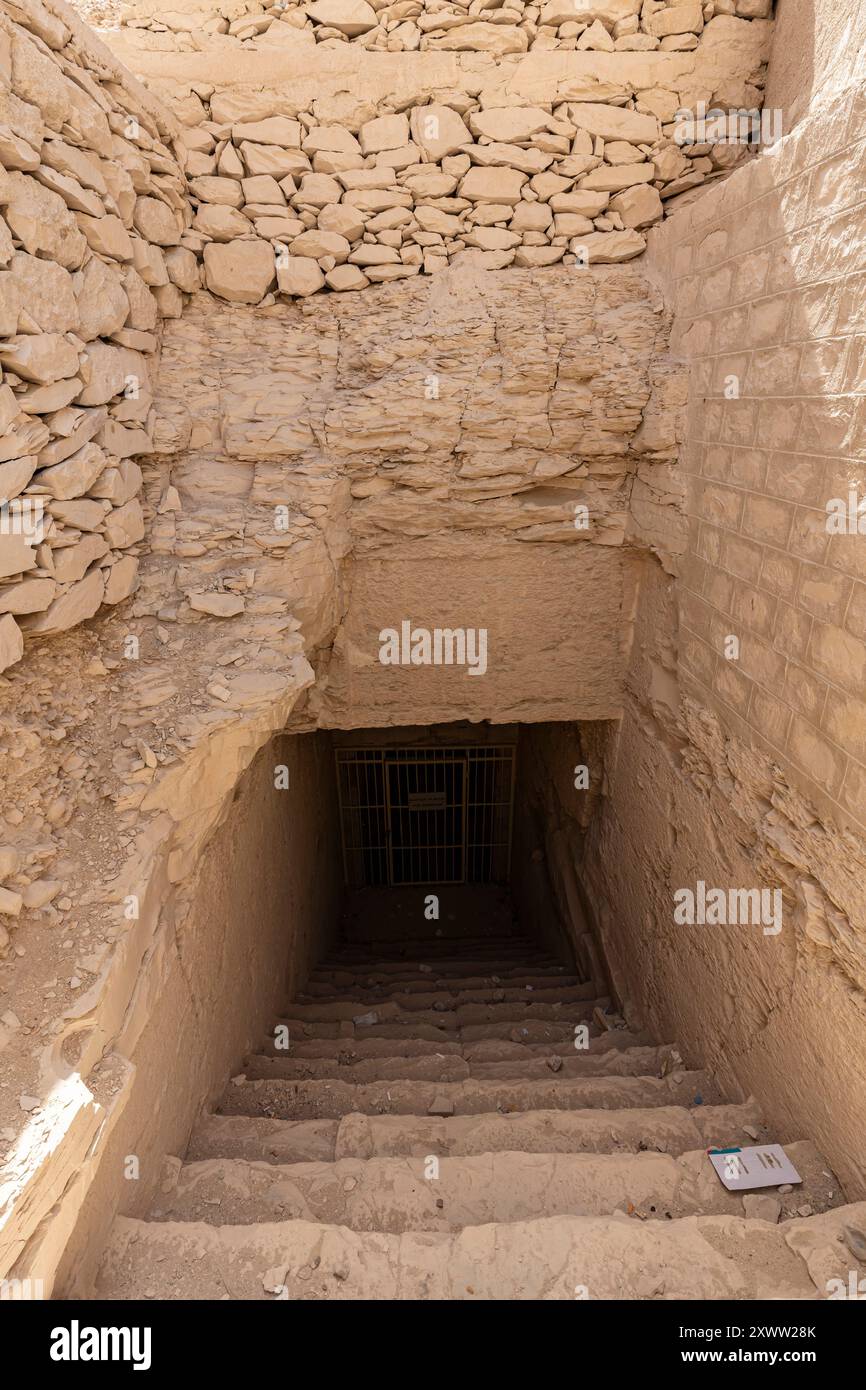 Valley of the Kings, kings valley, entrance of KV55 tomb, estimated ...