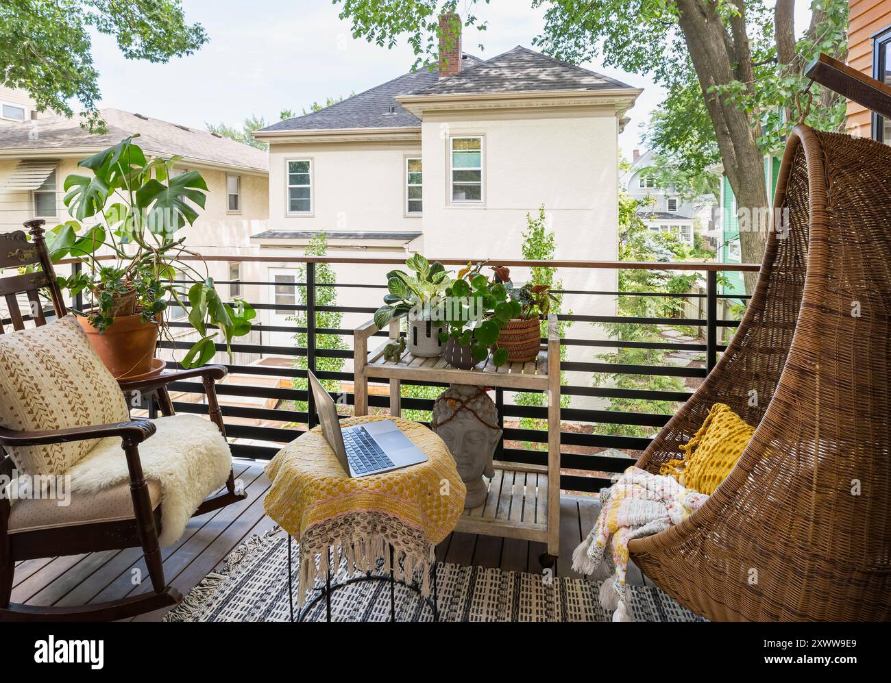Image showcasing Seating on balcony hi-res stock photography and images - Alamy