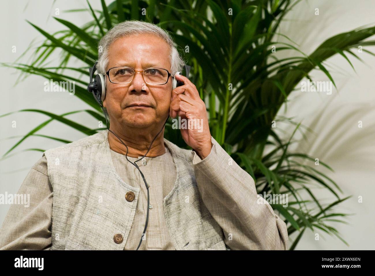 Nobel Peace Prize, Muhammad Yunus Stock Photo - Alamy