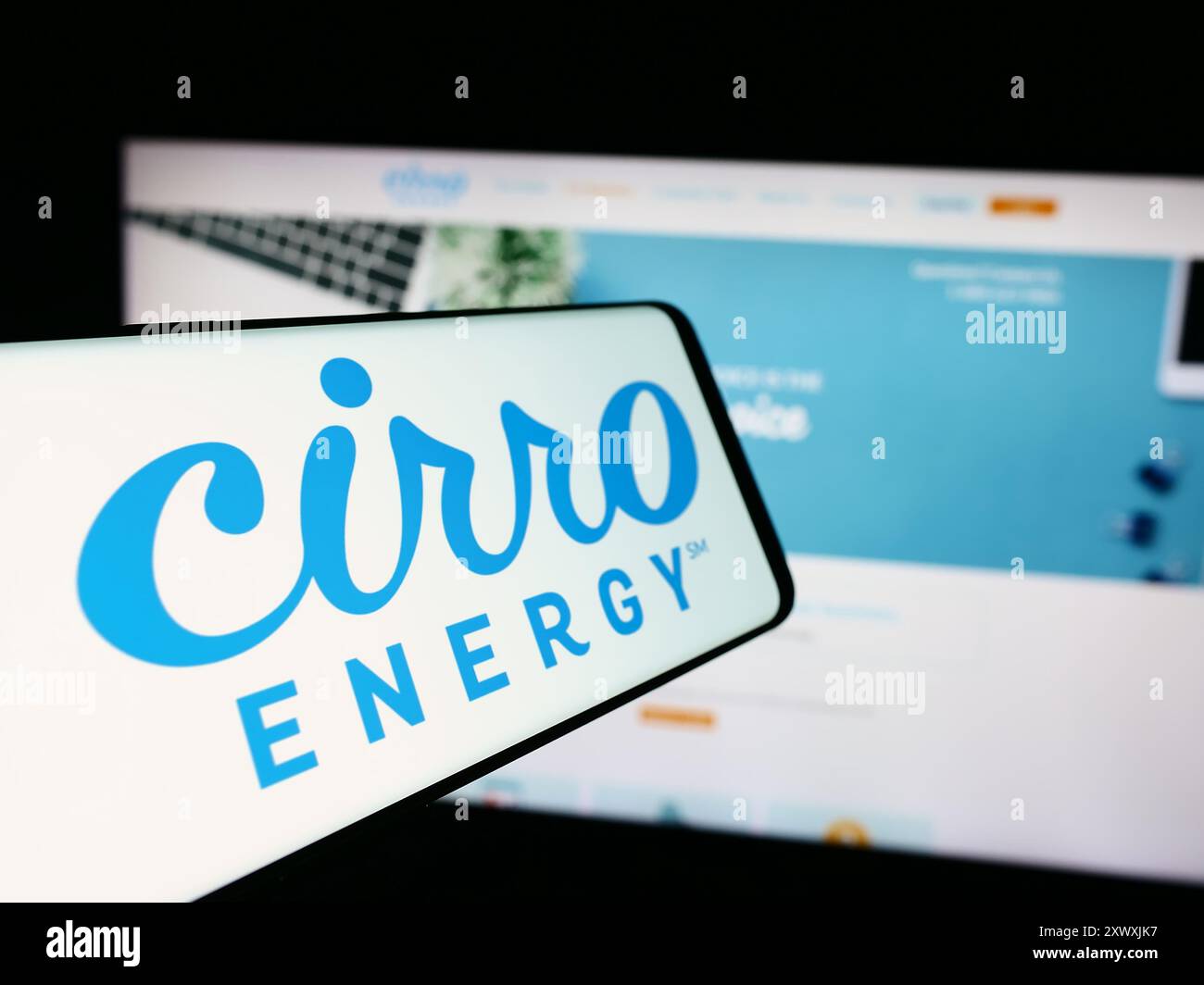 Mobile phone with logo of American electricity company Cirro 