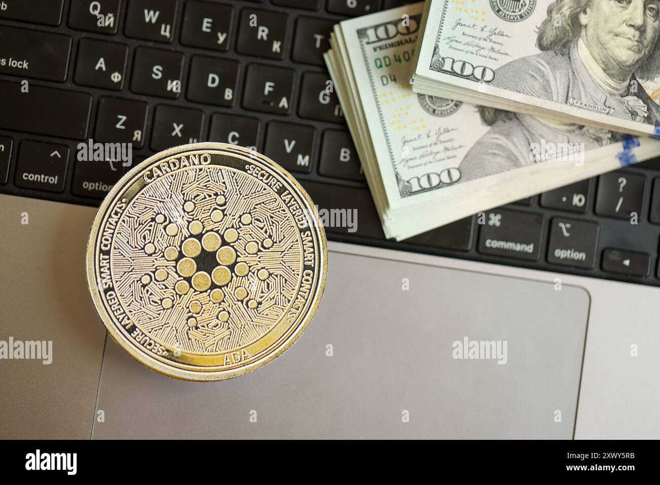 Digital us dollar online currency hi-res stock photography and images -  Page 7 - Alamy
