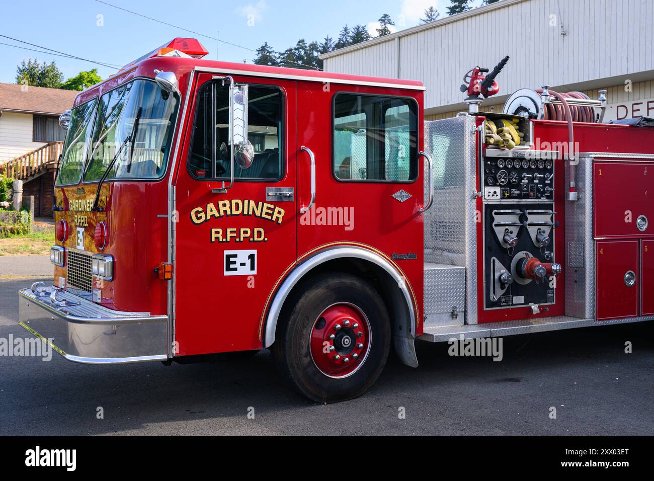 Fire truck red lights hi-res stock photography and images