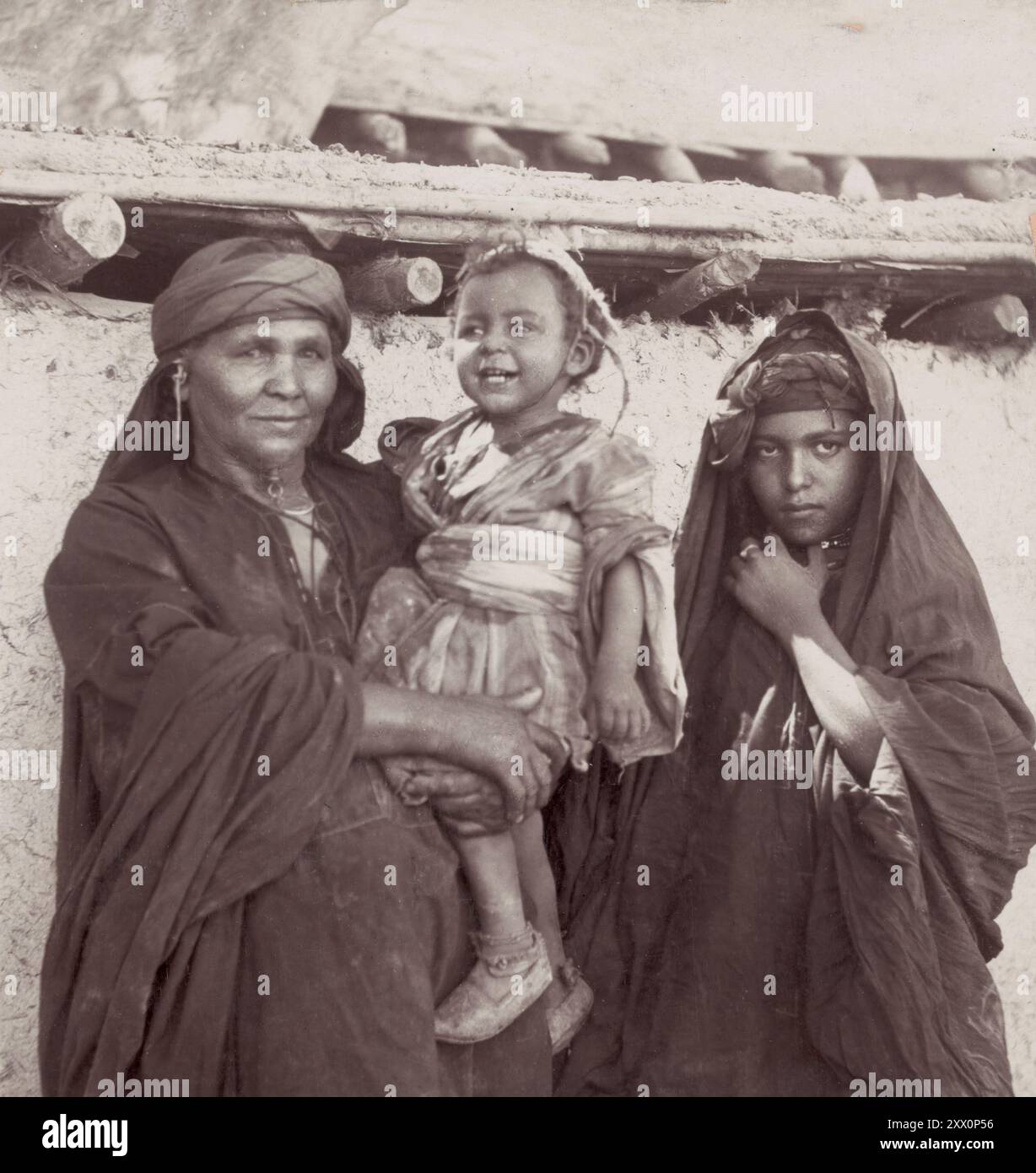 Life in Palestine in the late 19th and the early 20th century. Native women and child of Jericho. Historic Palestine. Ottoman Empire. 1890-1900 Stock Photo