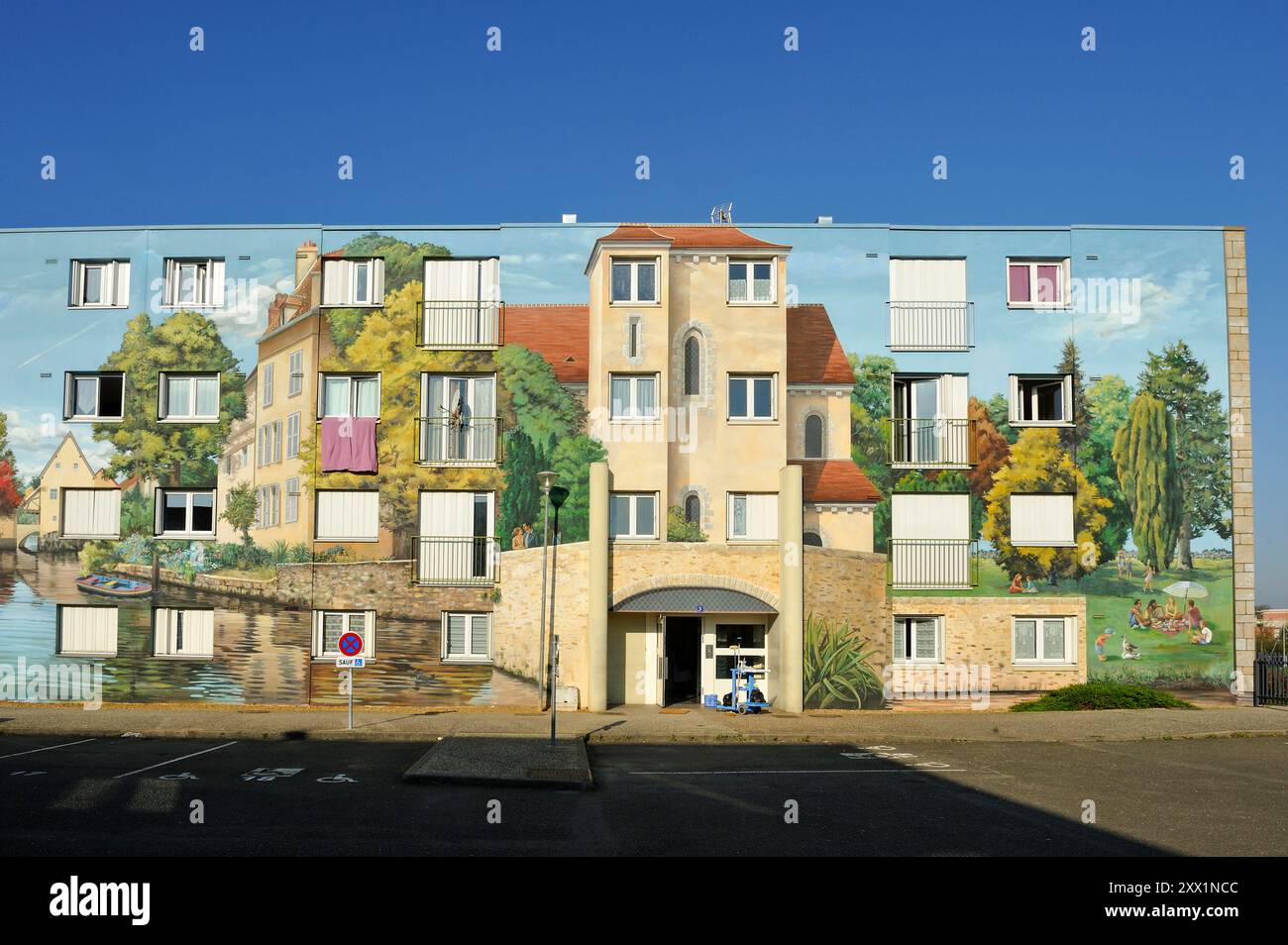 Fresques de Bel-Air (Murals), council housing buildings painted in trompe-l'oeil style, Chartres, Eure-et-Loir department, Centre-Val de Loire region Stock Photo