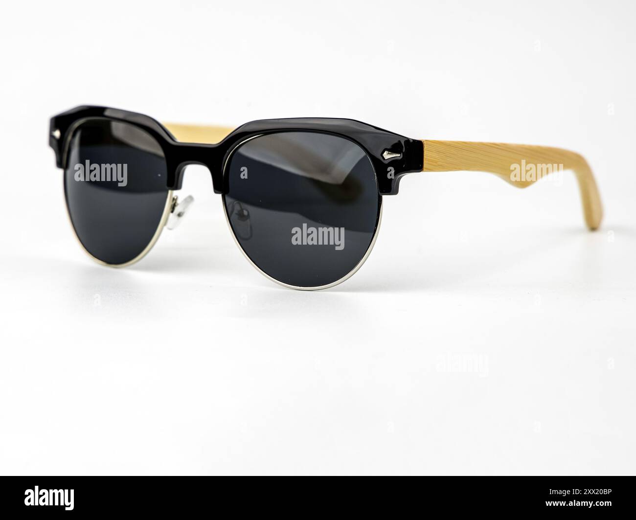 Optical frames design hi-res stock photography and images - Alamy