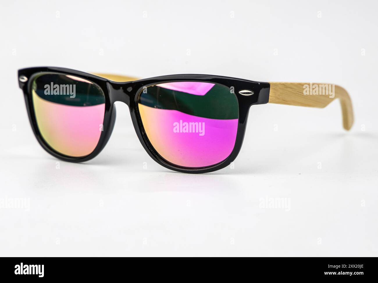 Taylor Sunglasses - Black / Pink Mirror