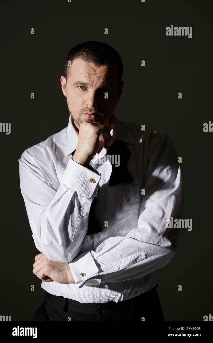 White dress shirt with gold tie detailed closeup Stock Photo - Alamy