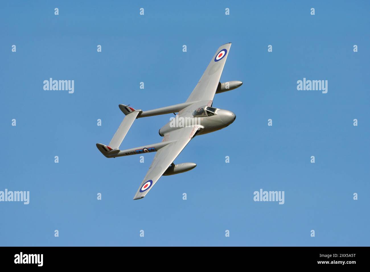 Vampire Jet Display de Havilland Vampire FB.52 displays at the Shuttleworth Collection ...