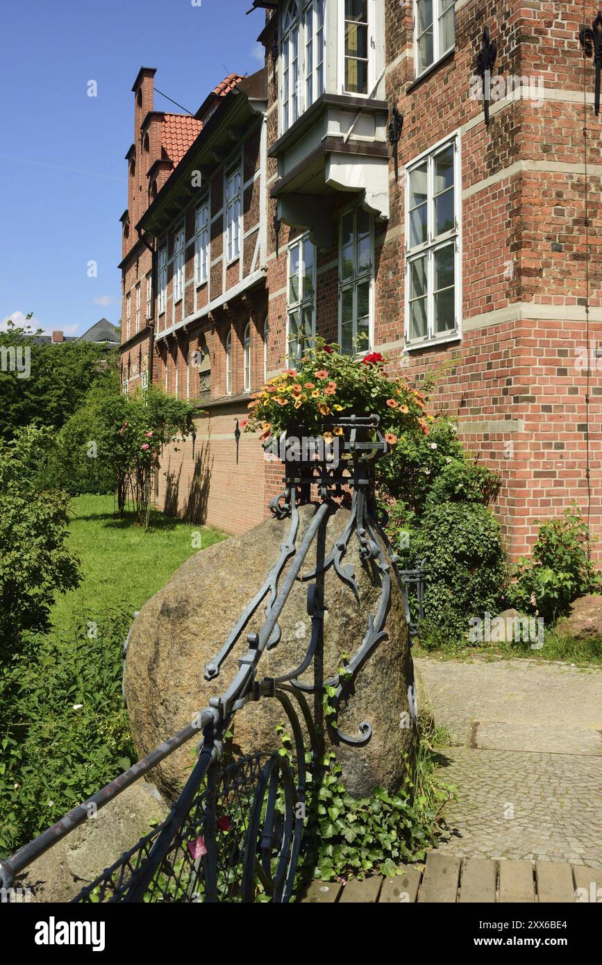 Europe, Germany, Hamburg, Bergedorf district, Bergedorf Castle from the ...