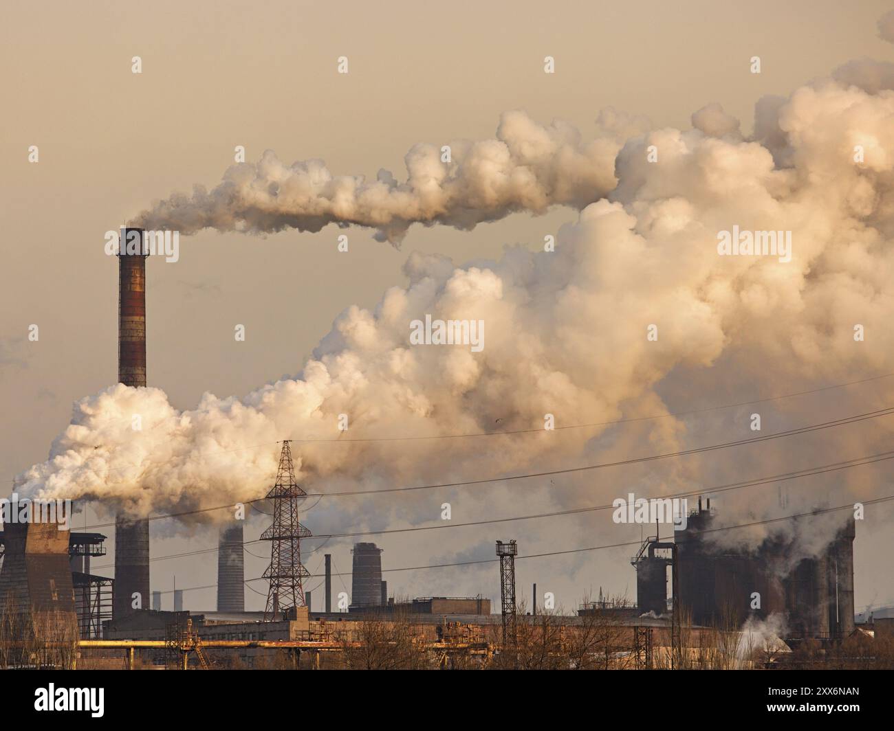 Chemical factory with smoke stack Stock Photo - Alamy
