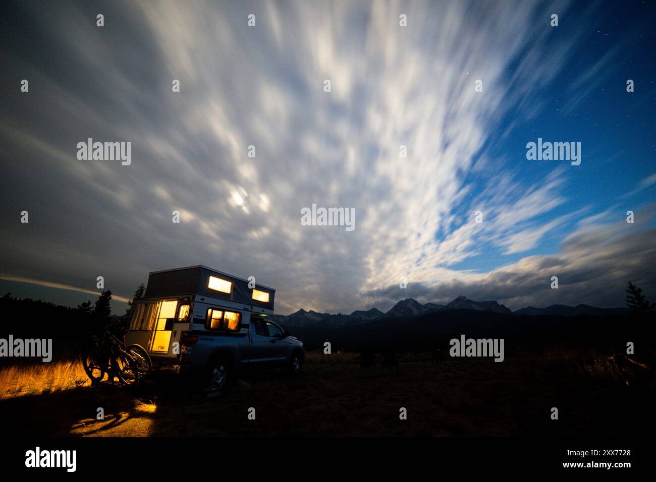 Nighttime setup hi-res stock photography and images - Alamy