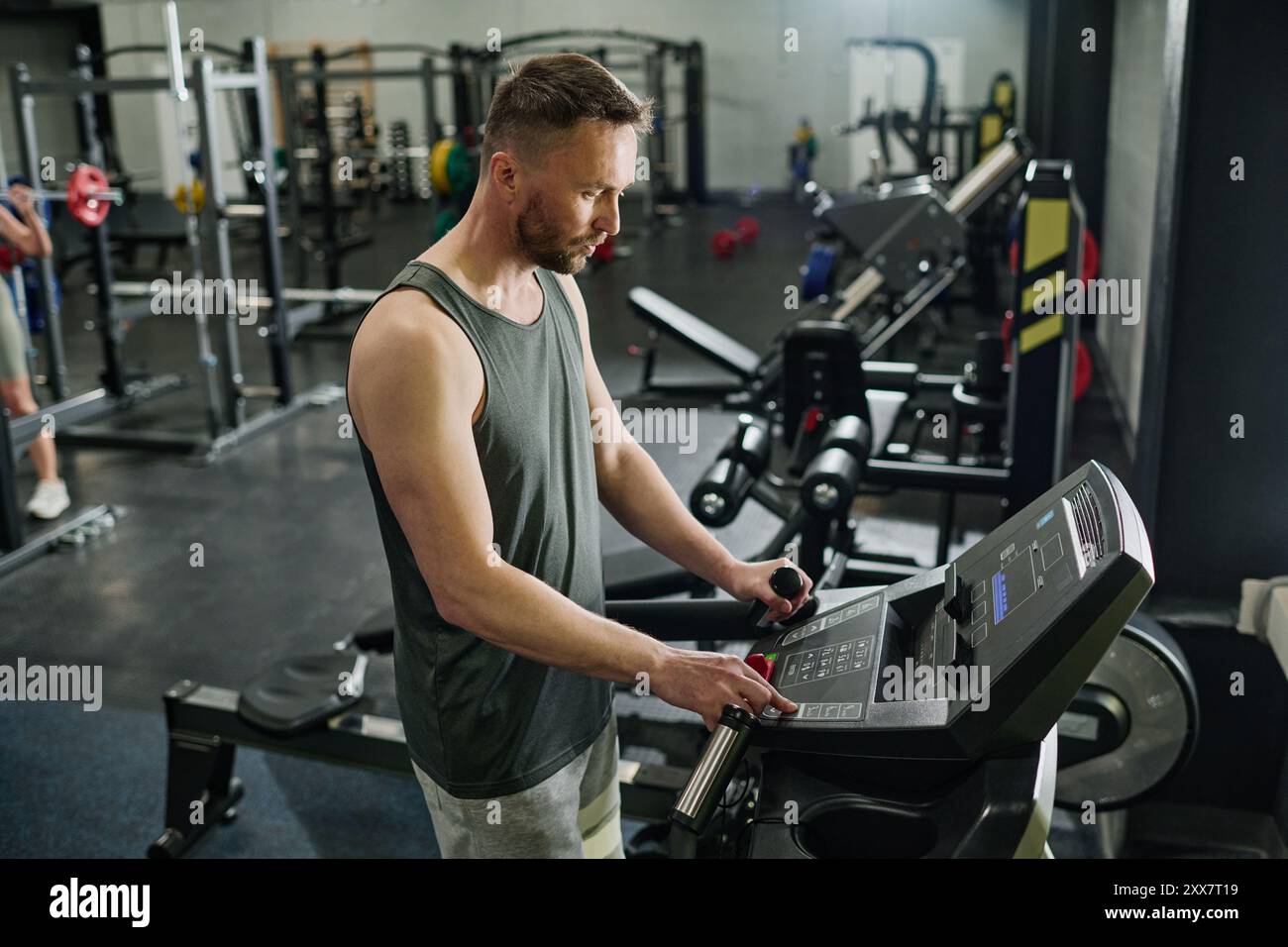 Fitness squats man hi res stock photography and images Page 23 Alamy