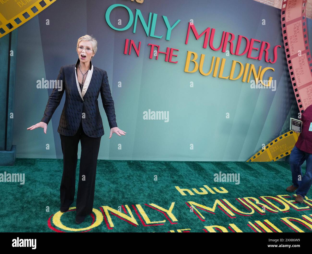 Los Angeles, USA. 22nd Aug, 2024. Jane Lynch arrives at the Hulu's ONLY