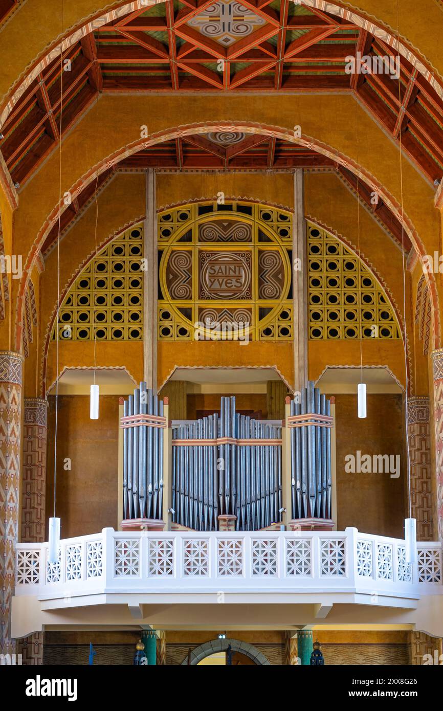 Seminary chapel hi-res stock photography and images - Alamy, image size:866x1390