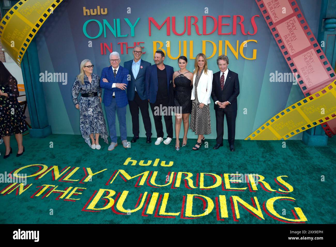 Meryl Streep, Steve Martin, John Hoffman, Dan Fogelman, Selena Gomez, Dana Walden und Martin Short bei der Premiere der 4. Staffel der Hulu Serie Only Murders in the Building in den Paramount Studios. Los Angeles, 22.08.2024 *** Meryl Streep, Steve Martin, John Hoffman, Dan Fogelman, Selena Gomez, Dana Walden and Martin Short at the premiere of season 4 of the Hulu series Only Murders in the Building at Paramount Studios Los Angeles, 22 08 2024 Foto:xD.xStarbuckx/xFuturexImagex murders 5017 Stock Photo