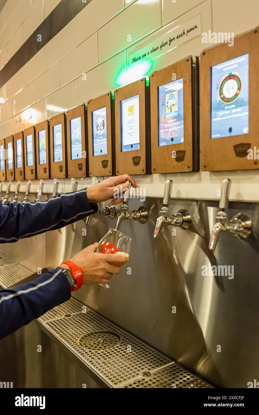 Line beer taps on hi-res stock photography and images - Alamy