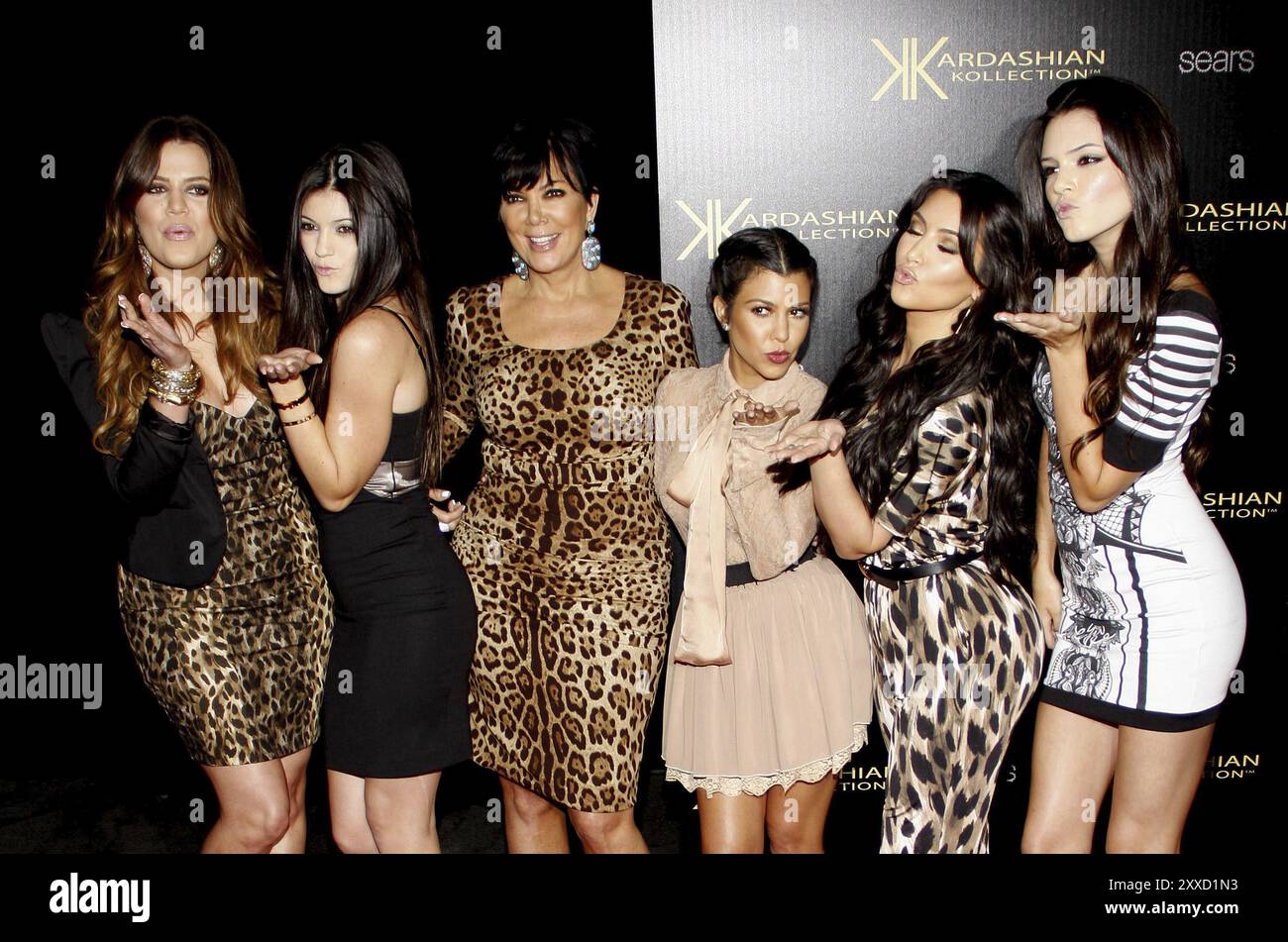 Kylie jenner kim kardashian kendall hi-res stock photography and