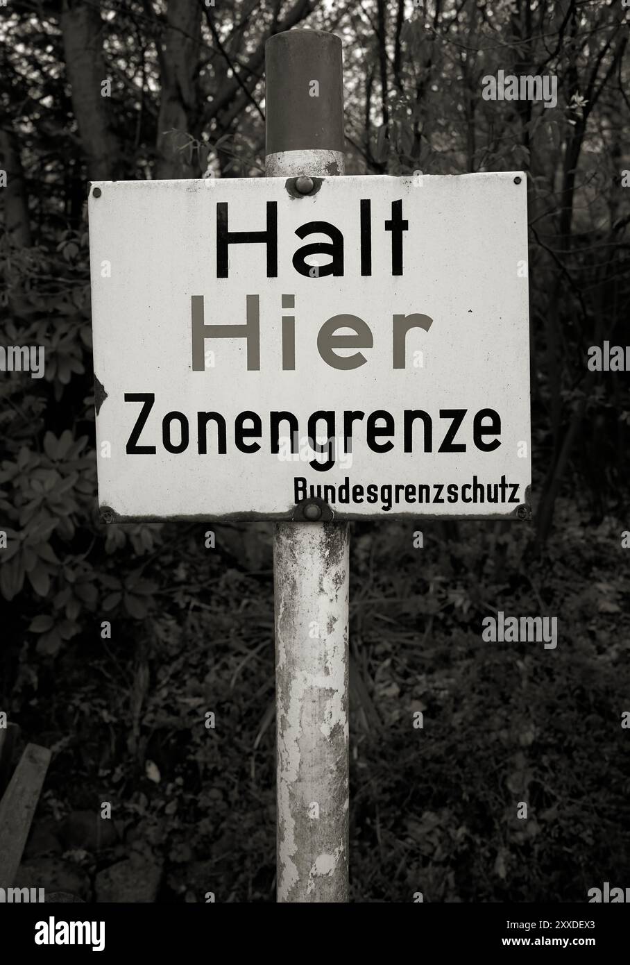Warning sign at the former inner-German border with the inscription ...