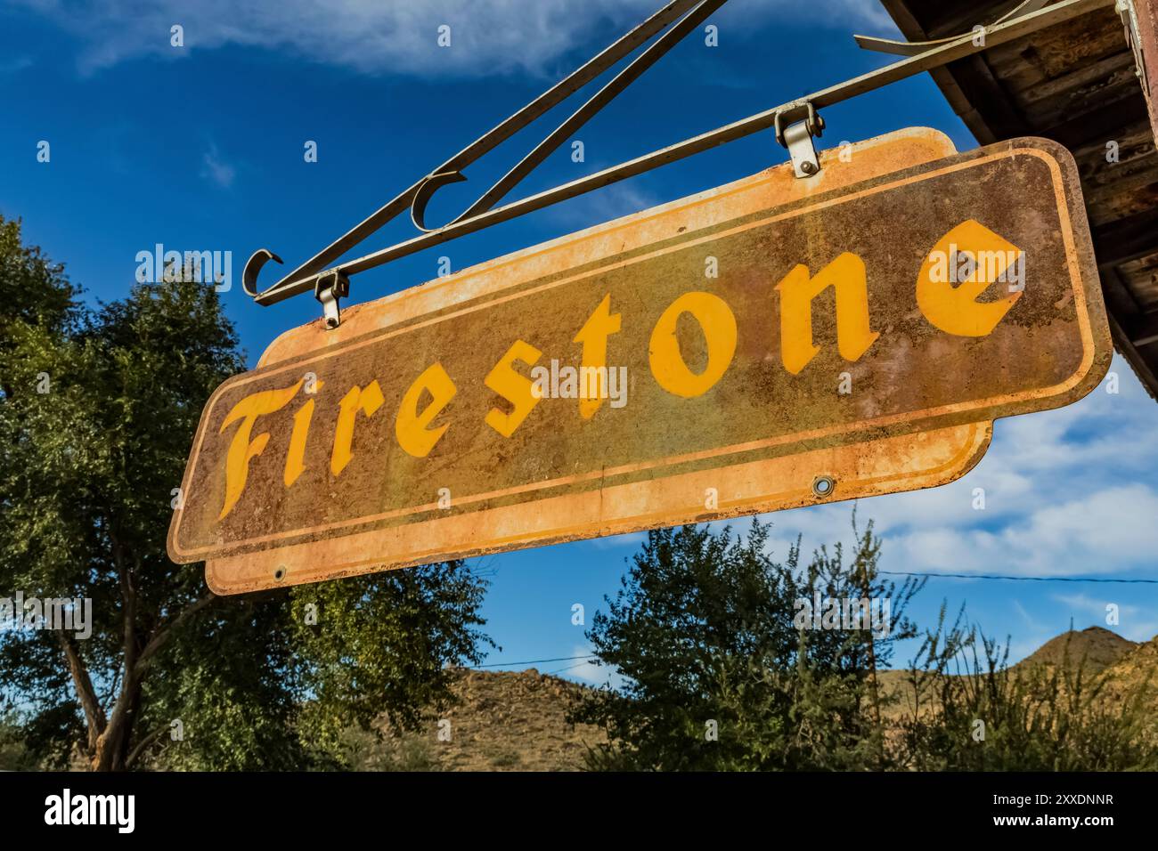 Firestone sign hi-res stock photography and images - Alamy