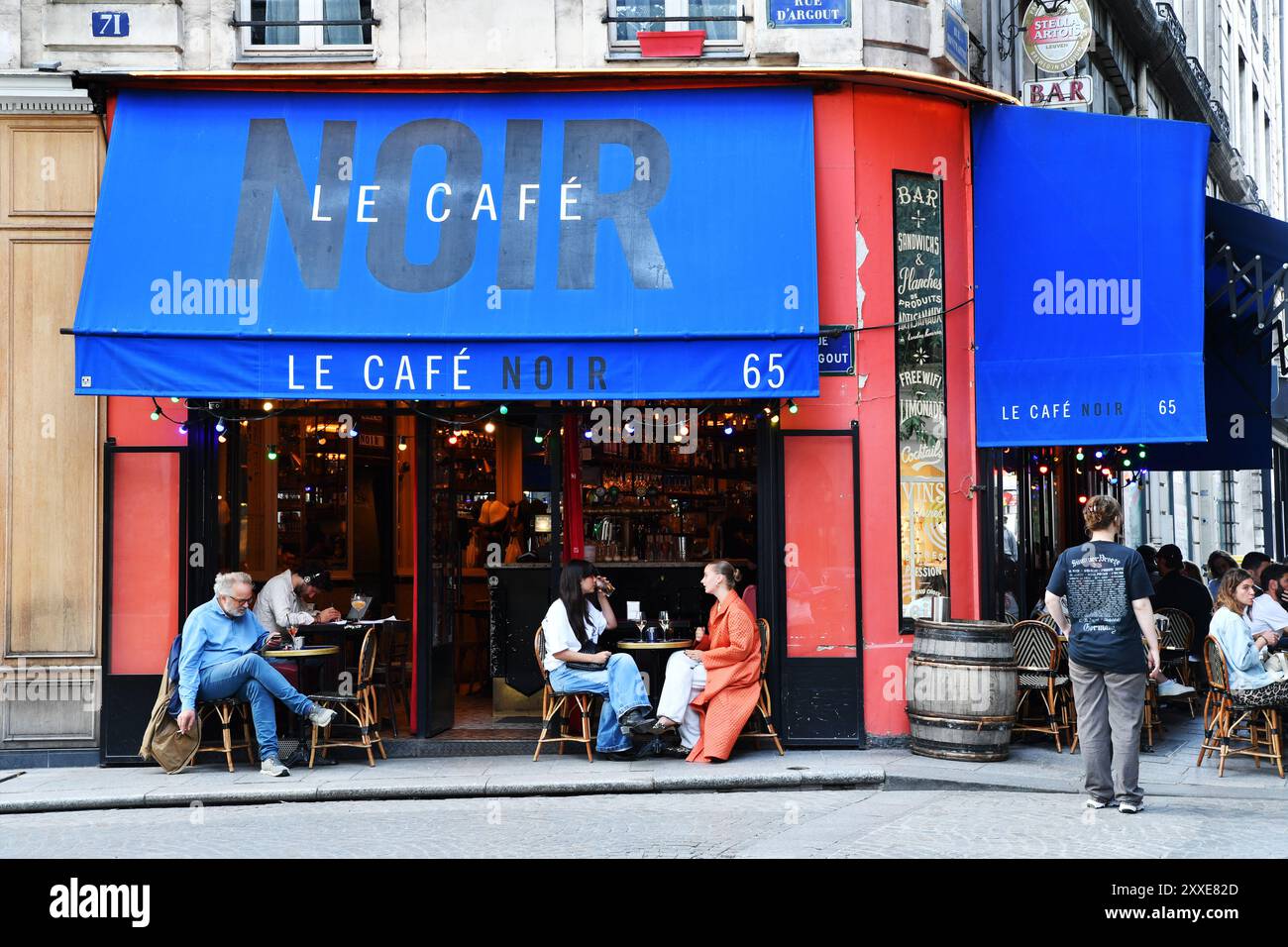 Parisian Café in Les Halles district - Paris - France Stock Photo