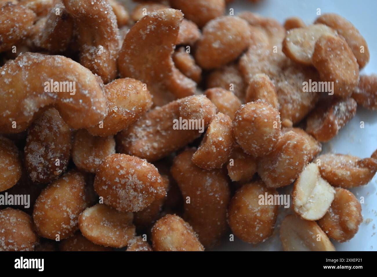 Cashew nuts images hi-res stock photography and images - Alamy