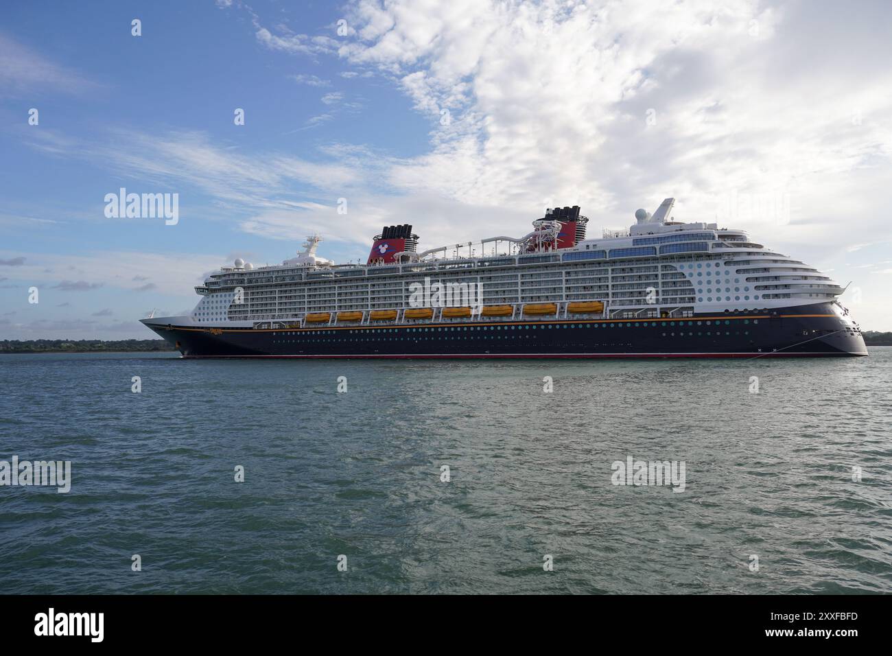 Cruise family 2024 hires stock photography and images Alamy