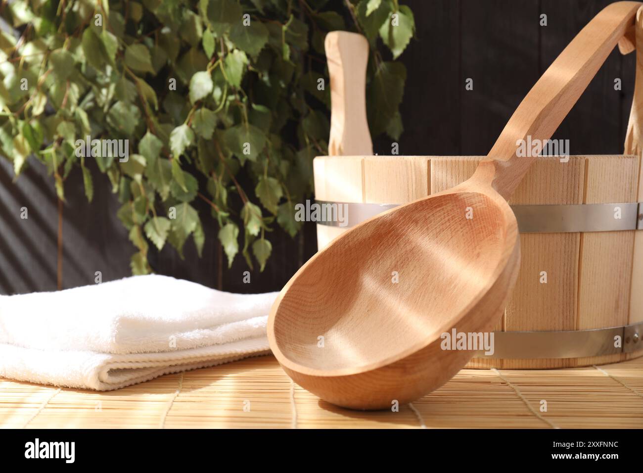 Luxury Sauna Bucket & Ladle Set – 1.3 Gallon Anodized Aluminum Bucket With Bamboo Handle, Rust Resistant