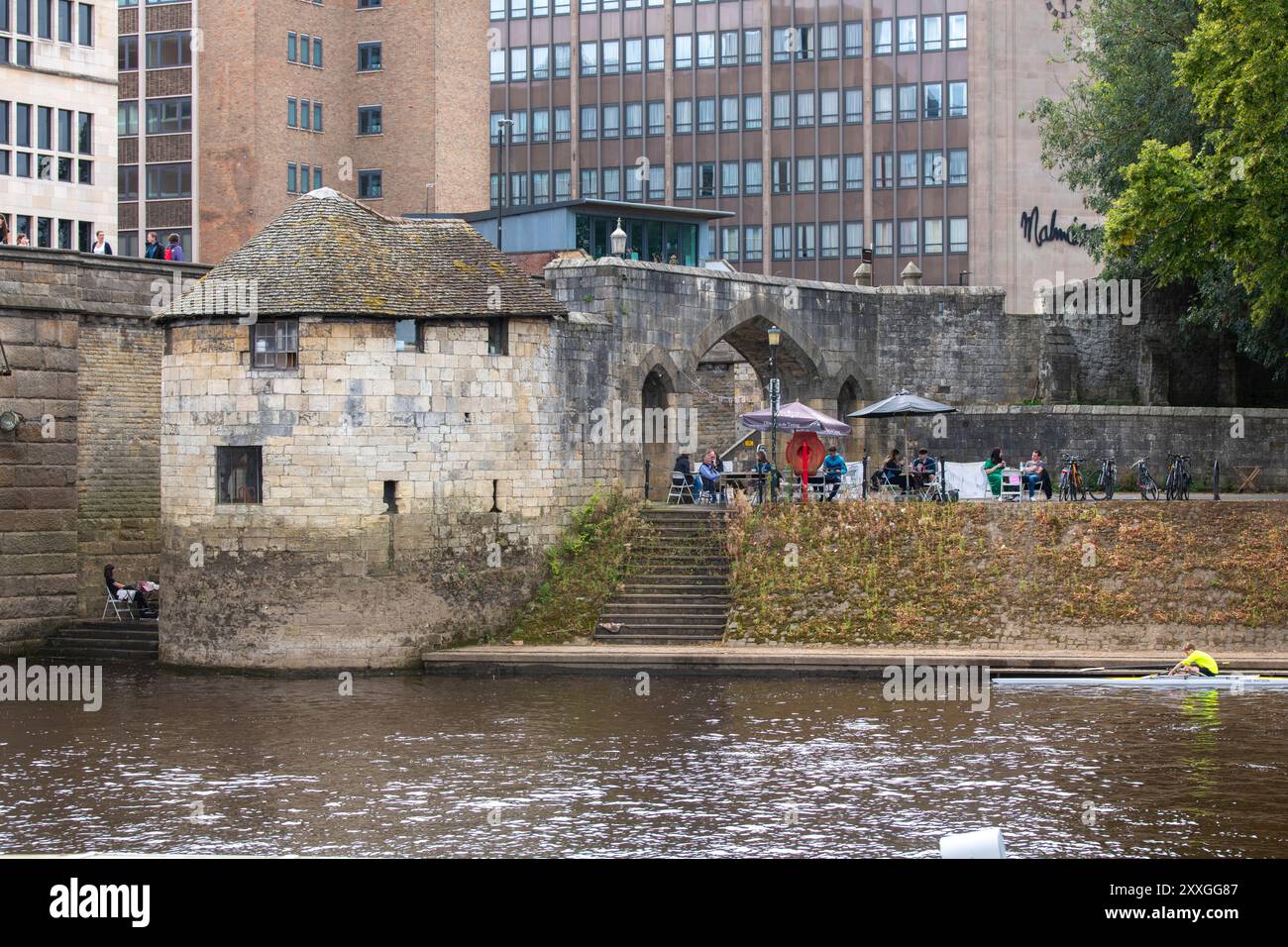 York Stone Riverside Riverside hi-res stock photography and images - Alamy